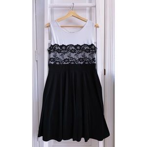 Enfocus Studio Women’s Black and White Midi Dress